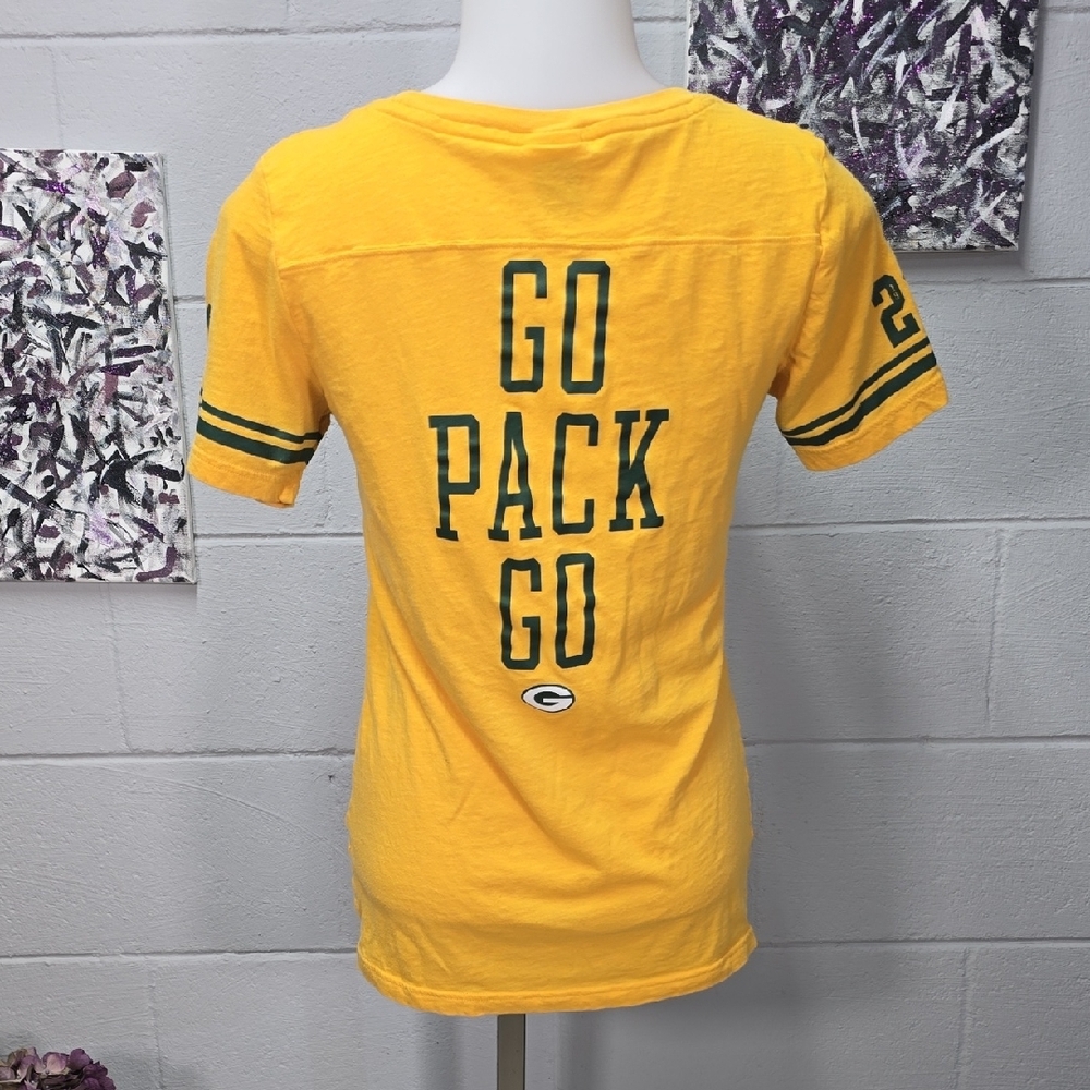 PINK Victoria's Secret Greenbay Packer Graphic Tee - Picture 9 of 16